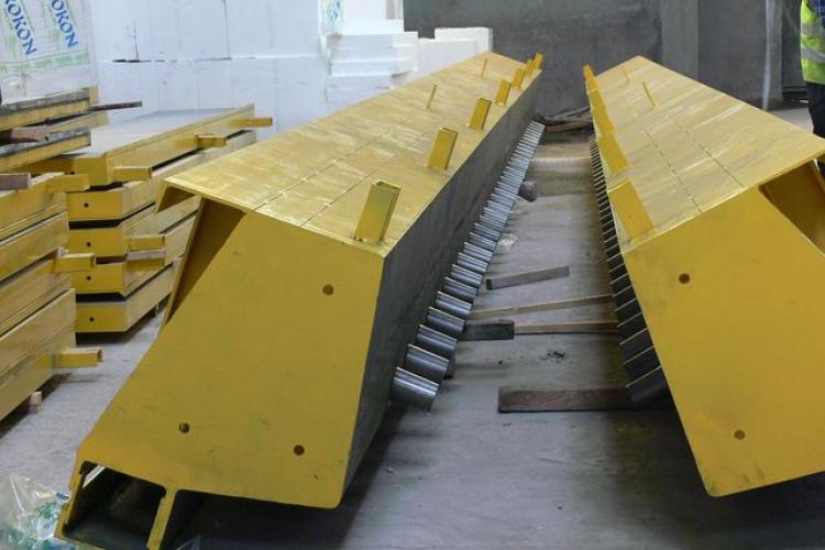 Forma stalowa do produkcji prefabrykowanych belek mostowych strunobetonowych typu "Kujan NG" na tor naciągowy o długości 85m