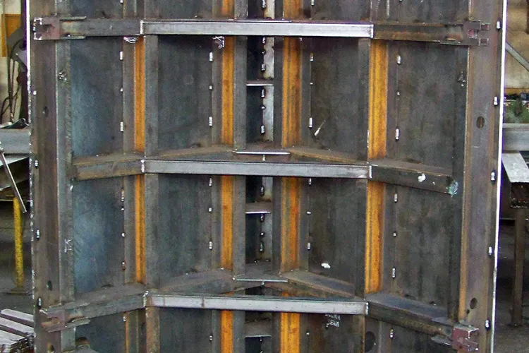 Konstrukcja stalowa formy do produkcji prefabrykowanych przepustów betonowych INMET Konstrukcje